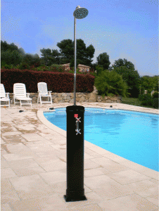 Douche solaire, 'eau'bligatoire pour tout le monde ;) » - Sa piscine